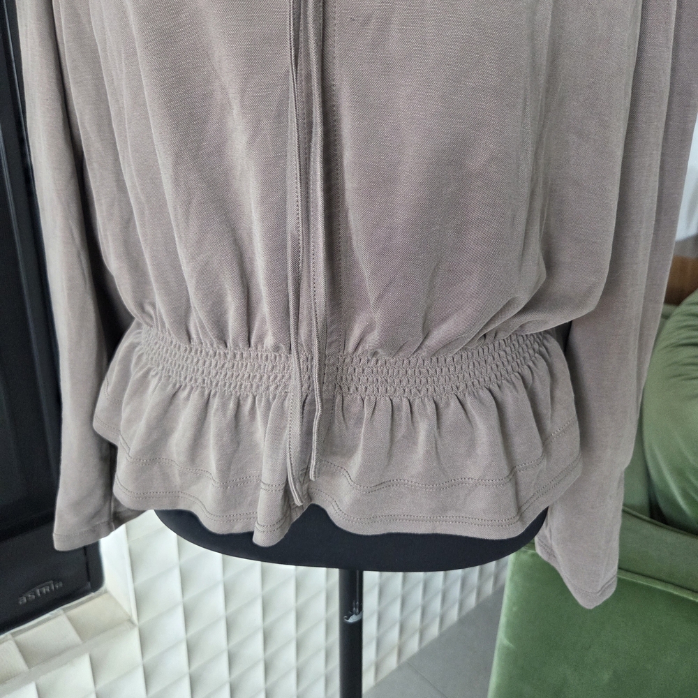 Elie Tahari Peplum Blouse Top with Tie Neck Ruffle Detail in Taupe Mocha, Medium - Picture 4 of 13